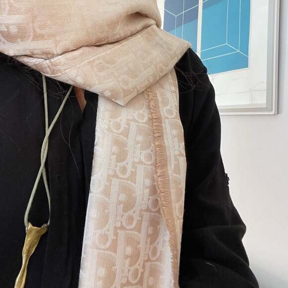 BRAND NEW Dior luxury scarf: beige/cream/gold - Picture 14 of 14